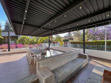 Casa de Lujo en Venta en Lomas del Valle Zapopan