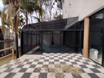 Gran casa con amenidades