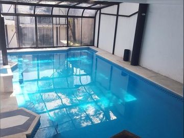 Gran casa con amenidades