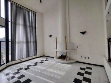 Gran casa con amenidades