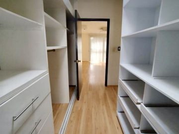 Gran casa con amenidades