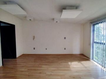 Gran casa con amenidades