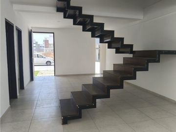 CASA EN VENTA EN FRACCIONAMIENTO LA HERRADURA, PACHUCA HGO