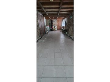 Chalet zona Iglesia. 3 dorm + dependencia. A 350 mts del mar