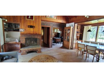 Chalet zona Iglesia. 3 dorm + dependencia. A 350 mts del mar