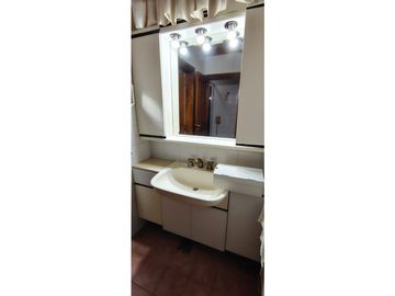 Chalet zona Iglesia. 3 dorm + dependencia. A 350 mts del mar