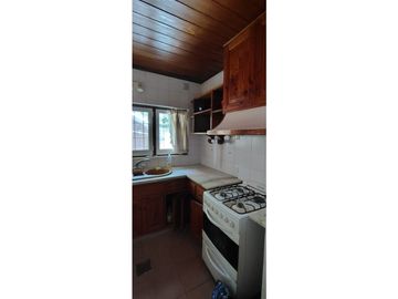 Chalet zona Iglesia. 3 dorm + dependencia. A 350 mts del mar