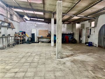 VENDO CASA EN URDESA (AV 2DA) KATGAR