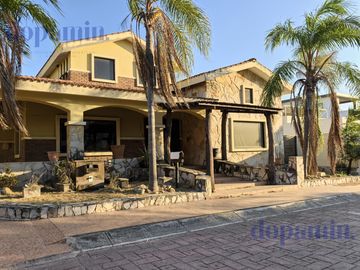 Casa en Fraccionamiento Residencial Náutico