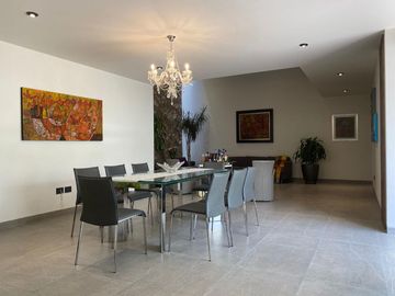 VENTA casa en Lomas de Angelopolis Puebla, 4 recamaras y jardin