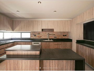 VENTA casa en Lomas de Angelopolis Puebla, 4 recamaras y jardin