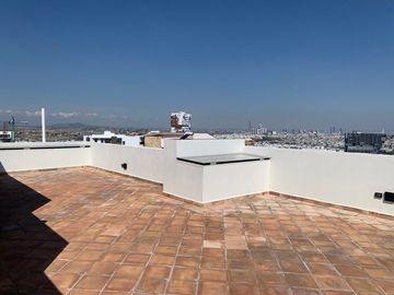 VENTA casa en Lomas de Angelopolis Puebla, 4 recamaras y jardin