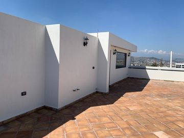 VENTA casa en Lomas de Angelopolis Puebla, 4 recamaras y jardin