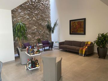 VENTA casa en Lomas de Angelopolis Puebla, 4 recamaras y jardin