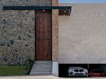 VENTA casa en Lomas de Angelopolis Puebla, 4 recamaras y jardin