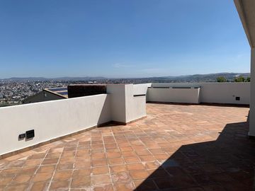 VENTA casa en Lomas de Angelopolis Puebla, 4 recamaras y jardin