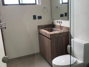 VENTA casa en Lomas de Angelopolis Puebla, 4 recamaras y jardin