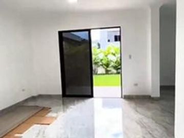 Casa de estreno en venta en Condado de Vicolinci, La Aurora