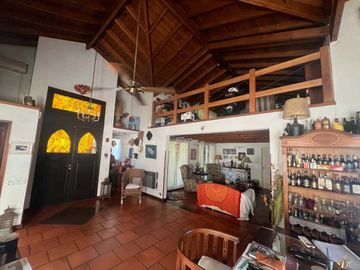 CASA EN EXCLUSIVO BARRIO 