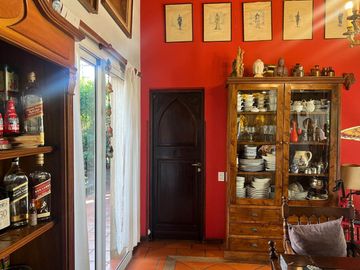 CASA EN EXCLUSIVO BARRIO 