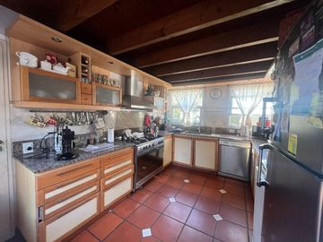 CASA EN EXCLUSIVO BARRIO 
