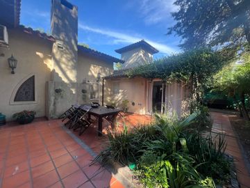 CASA EN EXCLUSIVO BARRIO 