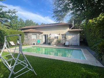 CASA EN EXCLUSIVO BARRIO 