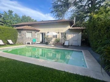 CASA EN EXCLUSIVO BARRIO 
