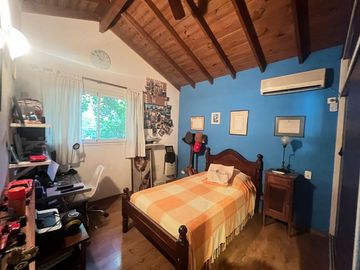 CASA EN EXCLUSIVO BARRIO 