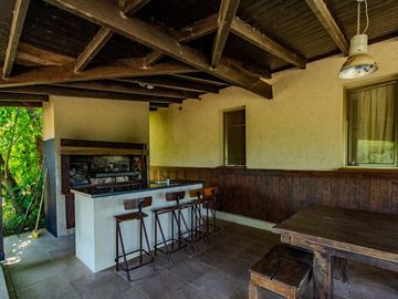 Venta Casa Chacra 6 Ambientes Pileta Parque Patio
