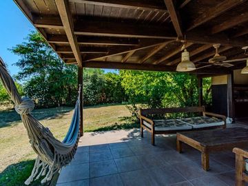 Venta Casa Chacra 6 Ambientes Pileta Parque Patio