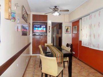 PISO 5 AMBIENTES C/ESCRITORIO BALCÓN Y COCHERA