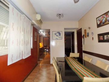 PISO 5 AMBIENTES C/ESCRITORIO BALCÓN Y COCHERA