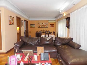 PISO 5 AMBIENTES C/ESCRITORIO BALCÓN Y COCHERA
