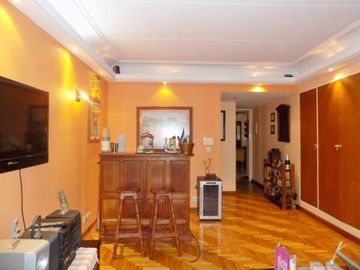 PISO 5 AMBIENTES C/ESCRITORIO BALCÓN Y COCHERA