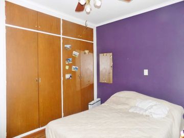 PISO 5 AMBIENTES C/ESCRITORIO BALCÓN Y COCHERA
