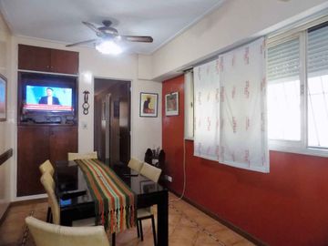 PISO 5 AMBIENTES C/ESCRITORIO BALCÓN Y COCHERA