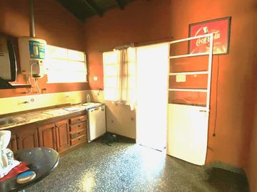 Chalet de 3 ambientes con Departamento en Burzaco