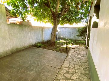 Chalet de 3 ambientes con Departamento en Burzaco