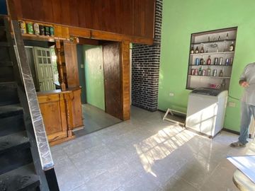 Chalet de 3 ambientes con Departamento en Burzaco