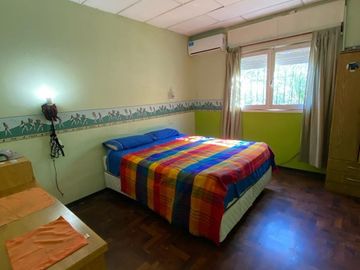 Chalet de 3 ambientes con Departamento en Burzaco