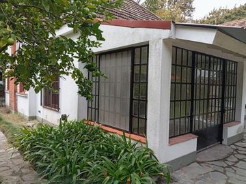 Casa a refaccionar en venta en Beccar