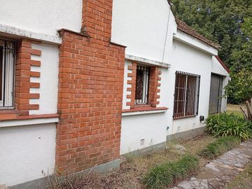 Casa a refaccionar en venta en Beccar