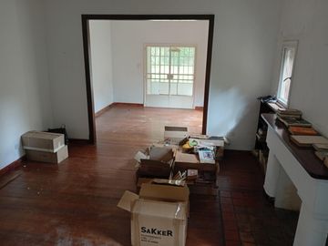Casa a refaccionar en venta en Beccar
