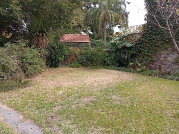 Casa a refaccionar en venta en Beccar