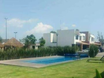 CASA EN VENTA EN LOMAS DE ANGELOPOLIS II