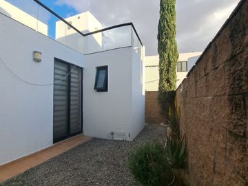 CASA EN VENTA EN LOMAS DE ANGELOPOLIS II