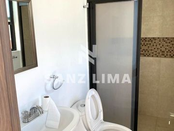 Alteza Imperial: Casa atractiva frente a amenidades del fraccionamiento.
