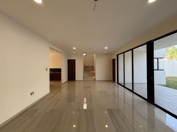 CASA VENTA MÉRIDA, 4 HABITS, ALBERCA, PRIV. PARQUE NATURA CHOLUL, CIRUELA 213.