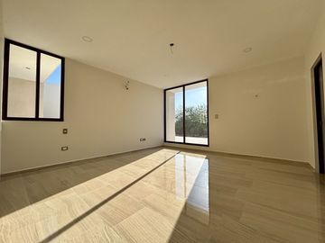 CASA VENTA MÉRIDA, 4 HABITS, ALBERCA, PRIV. PARQUE NATURA CHOLUL, CIRUELA 213.
